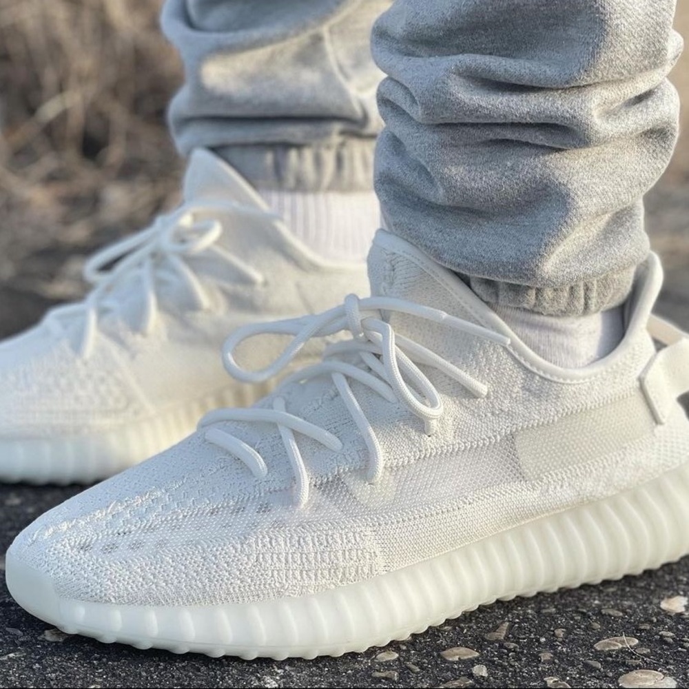YEEZY BOOST 350 V2